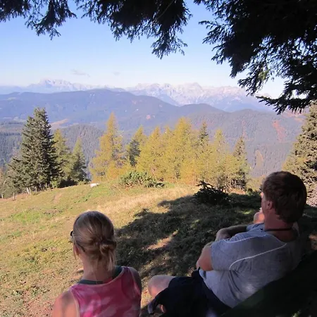 莫曾格拉斯公寓 *